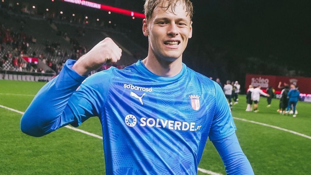 Newcastle set to complete £25m signing of goalkeeper Lukas Hornicek