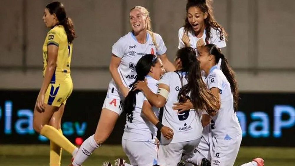 La semaine dans le football féminin : la défenseure mexicaine Aaliyah Farmer vise l'histoire alors que les qualifications de la CONCACAF approchent