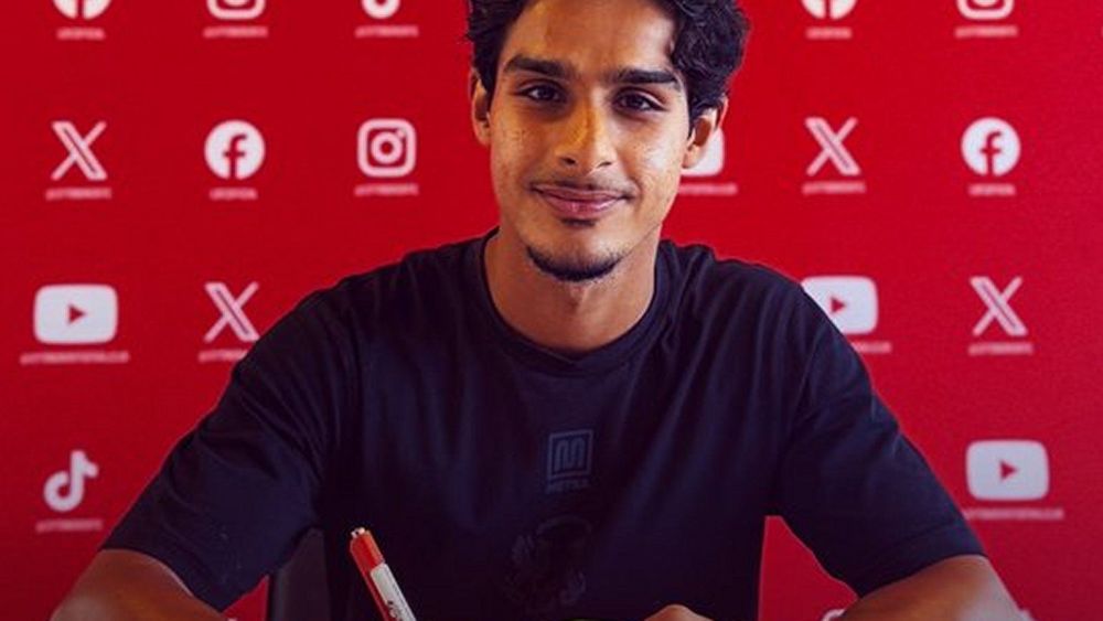Leyton Orient sign Oman forward Tariq Al Sadi after permit wait