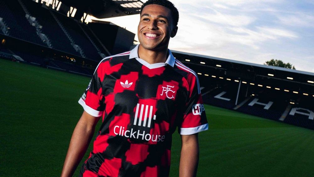 Fulham sign Shea Charles in Northern Ireland record deal