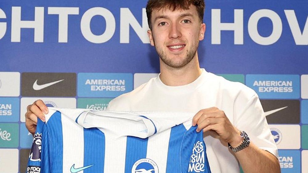 Arsenal devance Man United et Man City dans la course pour signer Hinshelwood de Brighton