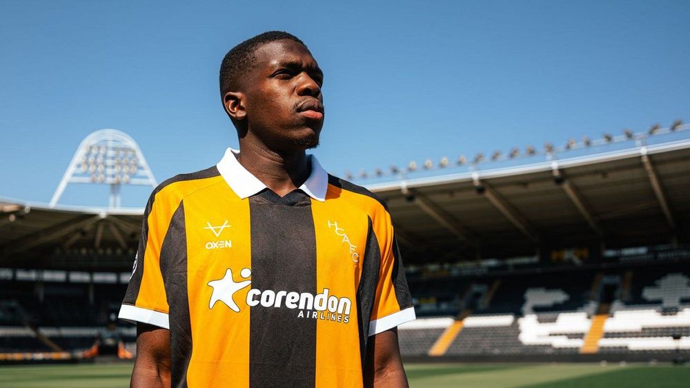 Hull City voltooit dubbele aanwinst van Gelhardt en Gourna-Douath