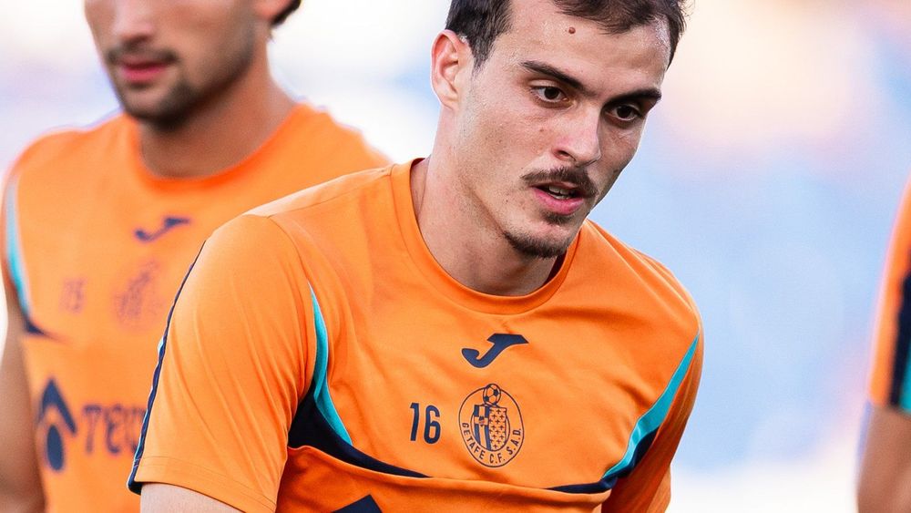 Getafe complete Serrano signing as he bids emotional Zaragoza farewell