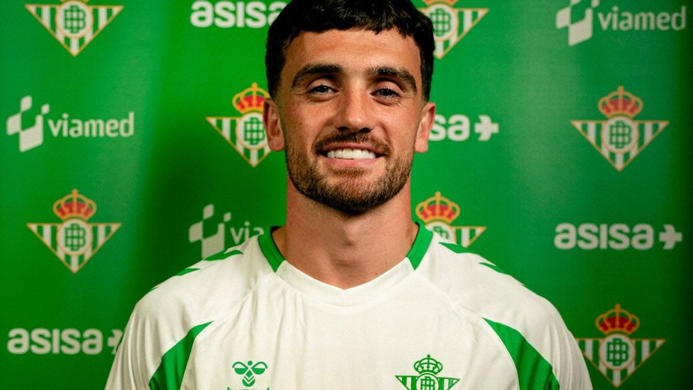 Real Betis confirm signing of Ireland striker Troy Parrott