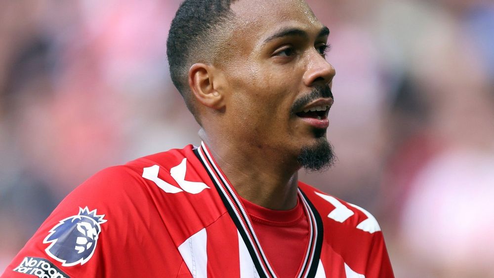 Isidor signs new Sunderland contract until summer of 2030