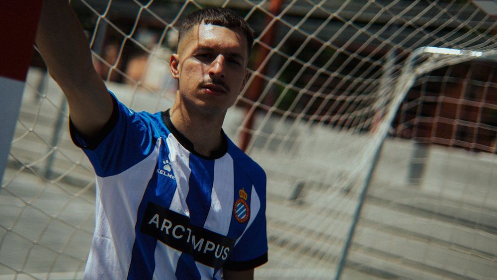 Espanyol complete loan signing of Bayern winger Bryan Zaragoza