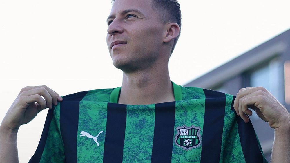 Sassuolo sign Como defender Van der Brempt on loan