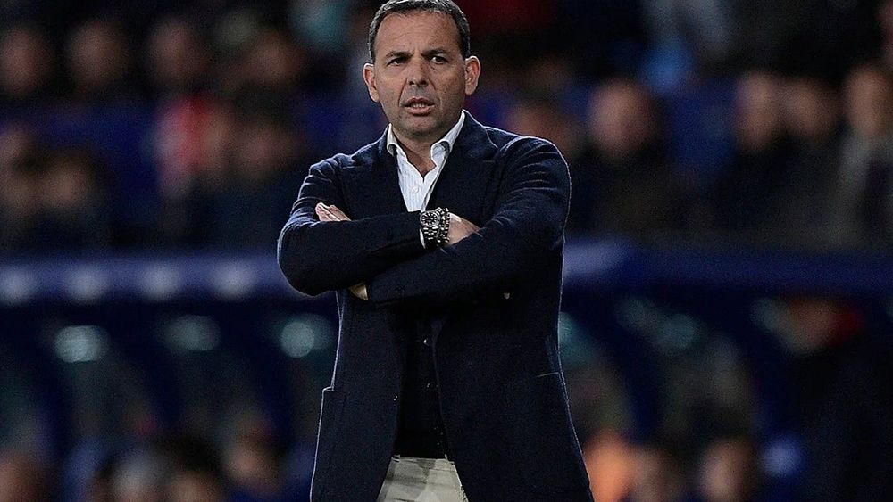 Javi Calleja nommé premier entraîneur d'Eldense à l'ère Messi