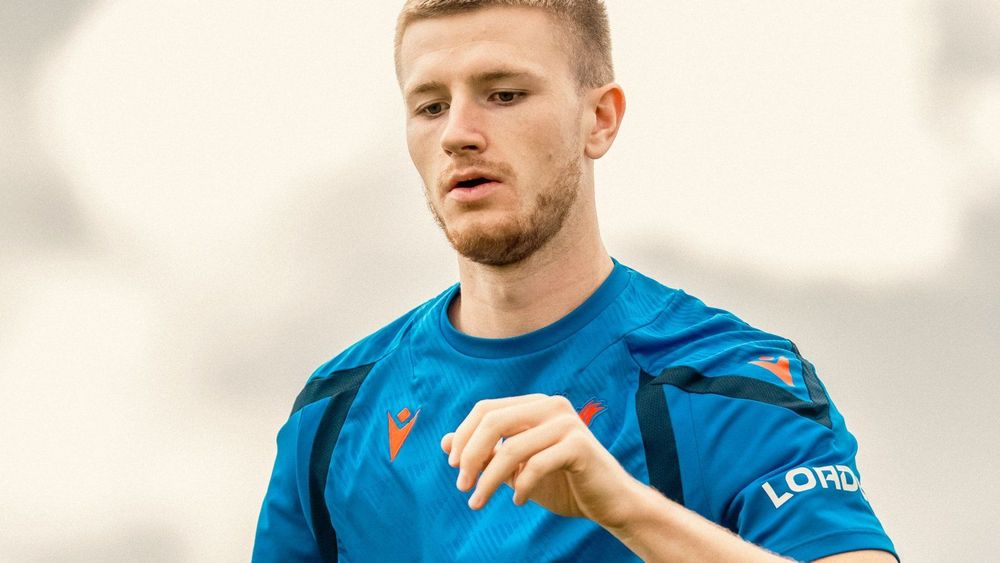 Wharton diz que ignorou conversas sobre transferência para o Crystal Palace durante o verão