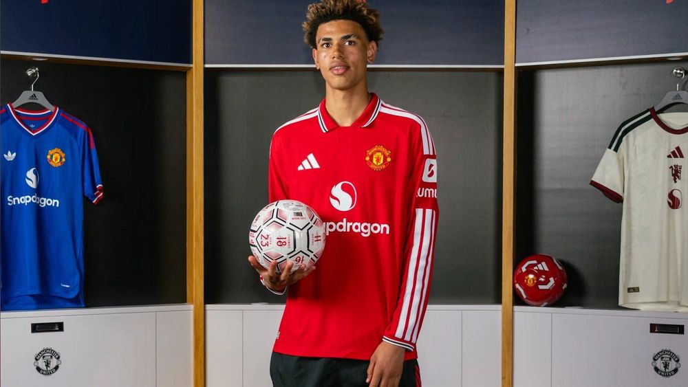 Man United secure future of Germany youth international Noah Ajayi