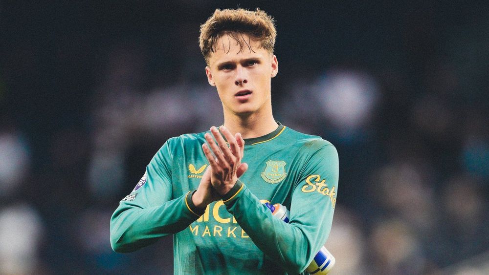 Sean Dyche soutient le jeune d'Everton Harrison Armstrong pour devenir un grand joueur