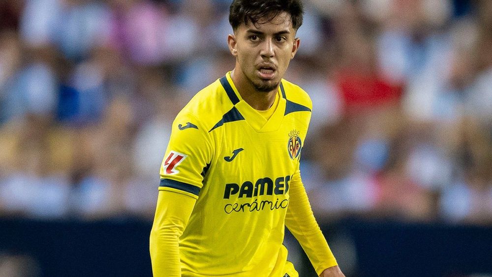 Freeman and Akhomach turn transfer interest into Villarreal roles