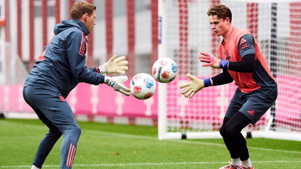 Bierhoff unterstützt Klopp, stellt jedoch die Tiefe des deutschen Kaders und die Entscheidung für Urbig in Frage