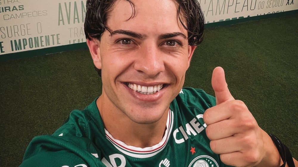 أغوستين غاي يظهر كخيار في مركز الظهير الأيمن لكل من AC Milan وأتلتيكو