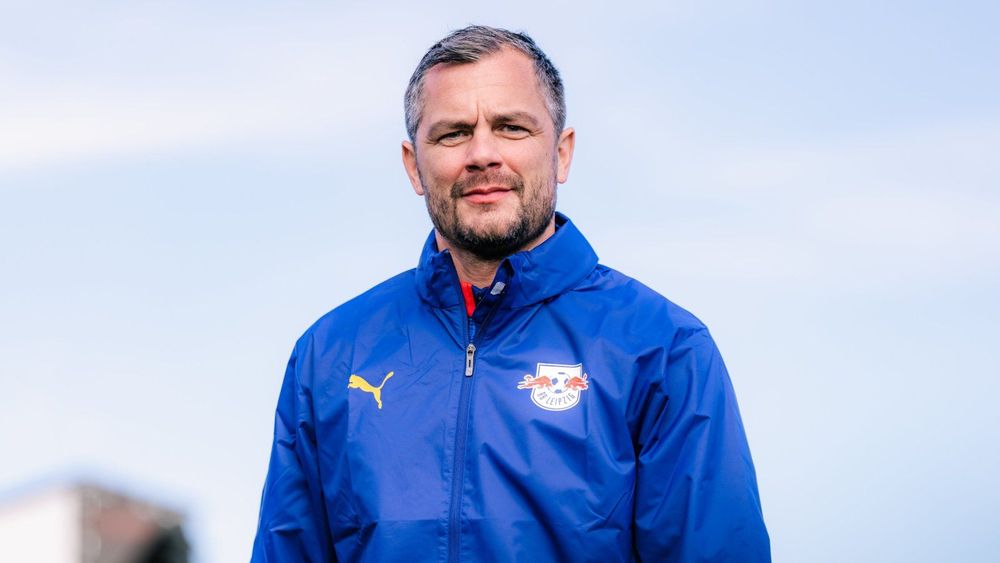 Eintracht Frankfurt narrow Krösche successor search to three