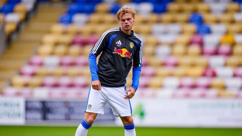 Leeds send two Academy defenders out on short-term loans
