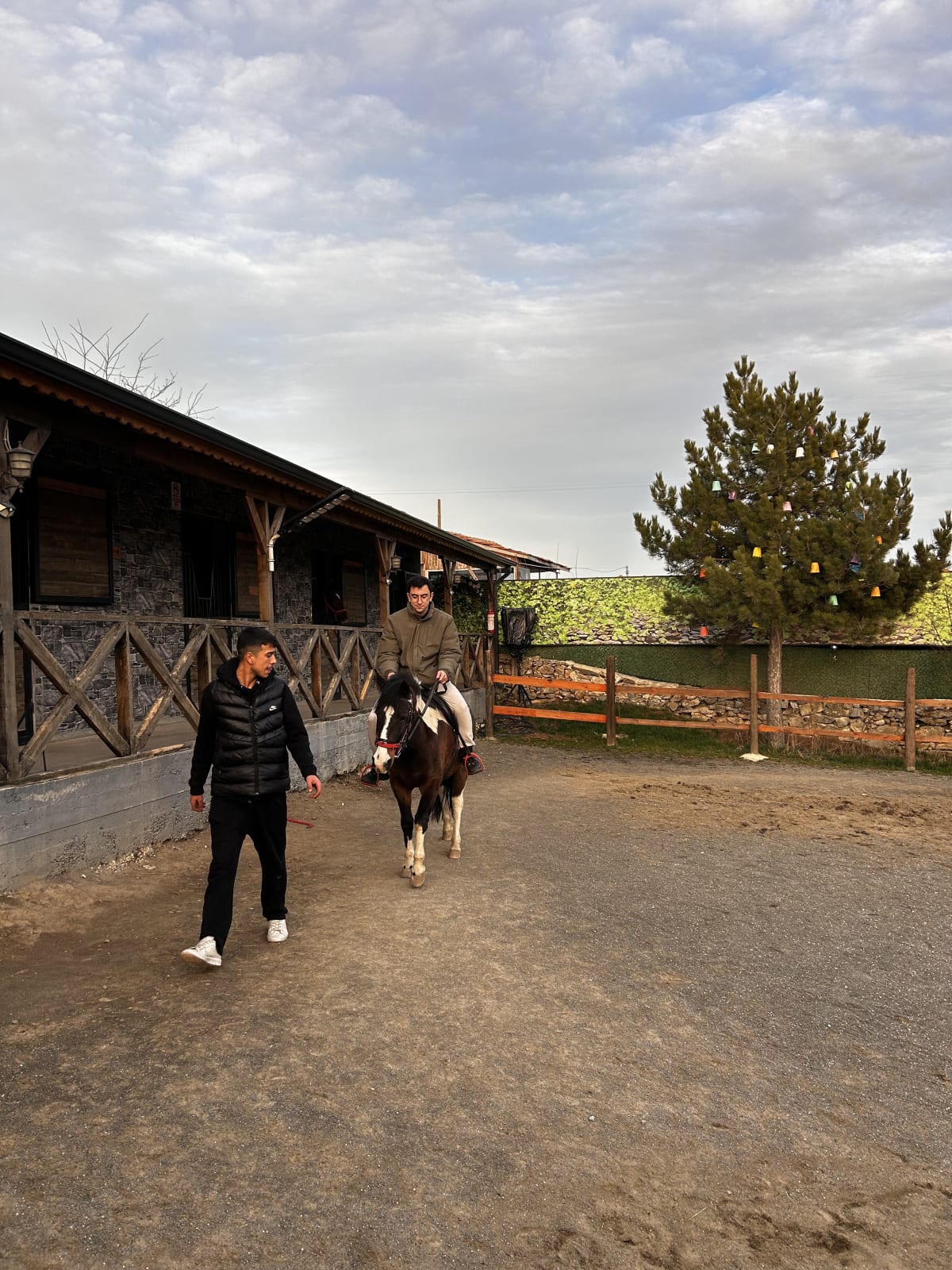 Eğitmen Eşliğinde Çiftlikte At Binişi - Görsel 3