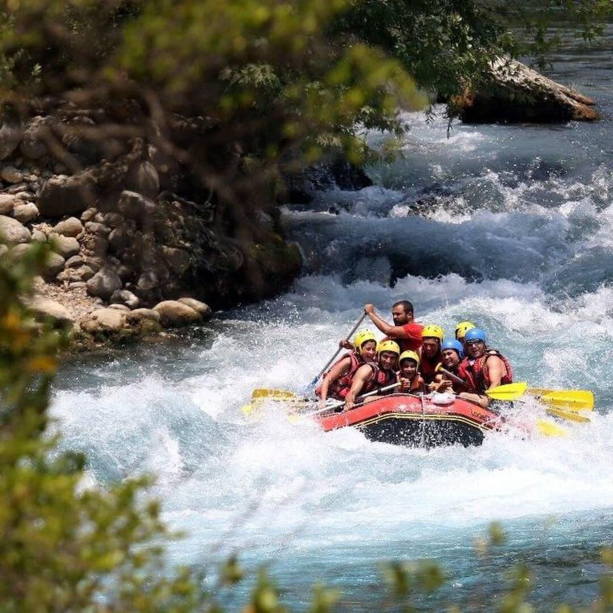 Köprülü Kanyon'da 2.5 Saatlik Heyecan Dolu Rafting Deneyimi (Öğle Yemeği Dahil) - Görsel 2