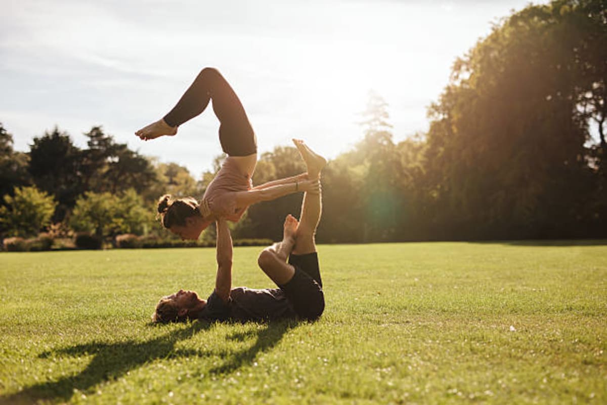 Bedeninle Bağ Kur: Yeni Başlayanlara Özel Acro Yoga - Görsel 2