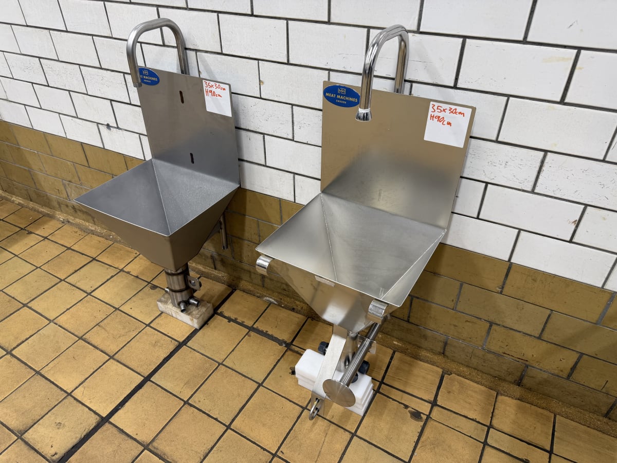 SINKS