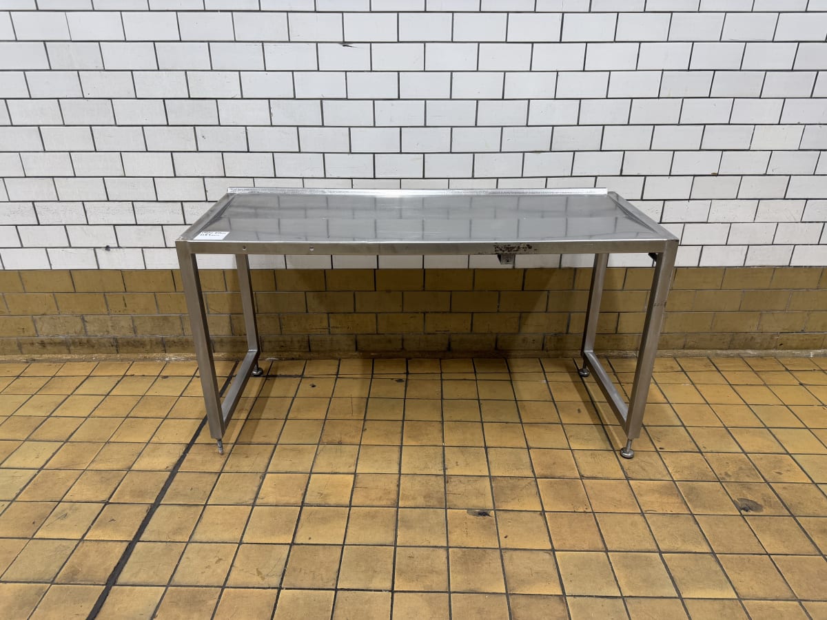 STAINLESS STEEL TABLE
