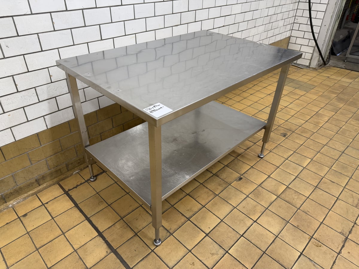 STAINLESS STEEL TABLE