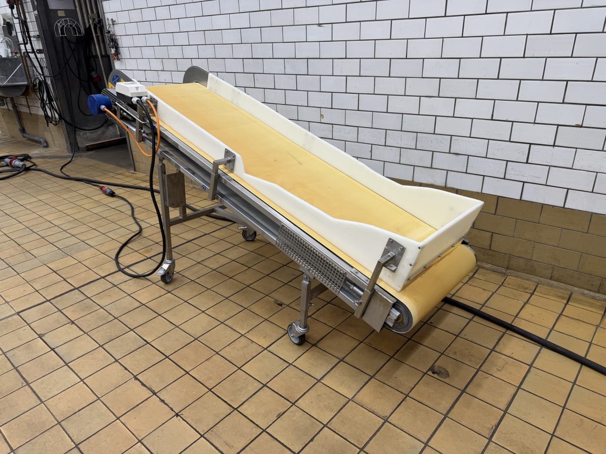 CONVEYOR