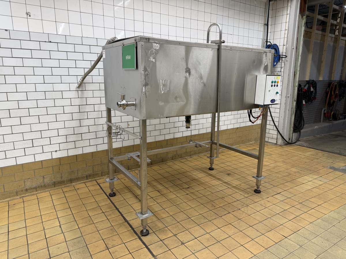 OIL TANK 800 LIT