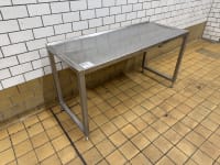 STAINLESS STEEL TABLE