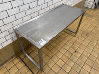 STAINLESS STEEL TABLE