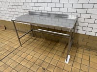 STAINLESS STEEL TABLE