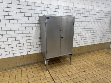 STAINLESS STEEL LOCKER