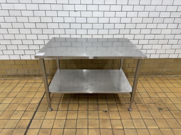 STAINLESS STEEL TABLE