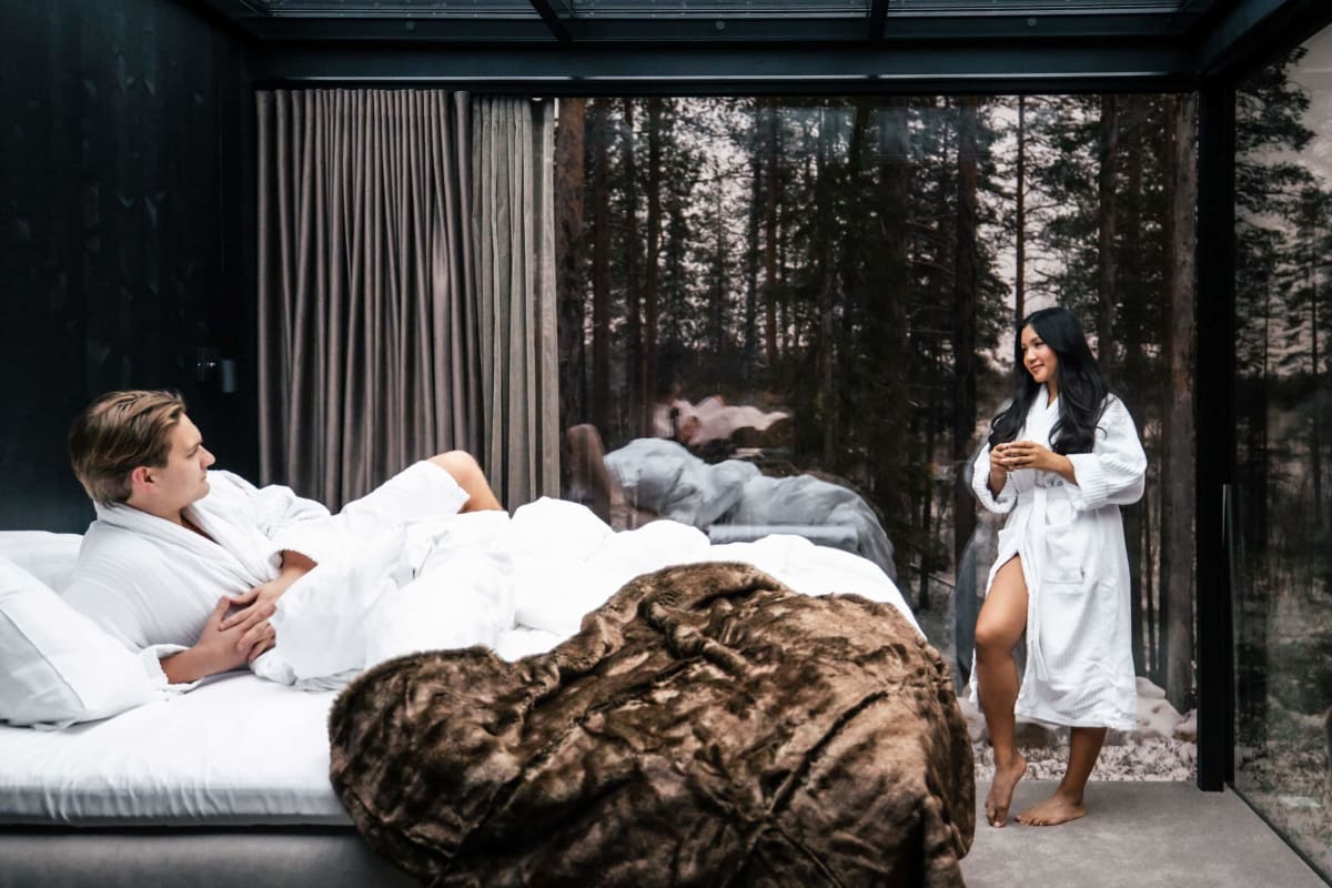 Luxury Glass Igloo Suite Interior with Glass Ceiling - Levi Finland