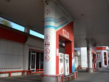 В Дербенте закрыли заправку напротив школы №13