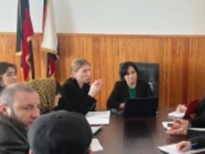 В Новолакском районе прошло совещание с поставщиками продуктов питания и руководителями образовательных учреждений