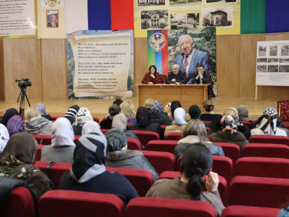 ОТ ПОЛИОМИЕЛИТА ЗАЩИТИТ ВАКЦИНА