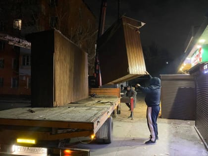Столичные власти освобождают муниципальную землю от самовольно установленных нестационарных торговых объектов