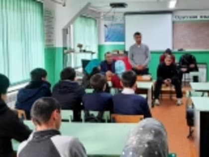 Ко Дню защитника Отечества в селе Тлярата Гумбета провели встречу с капитаном Ухумаали Гусейновым