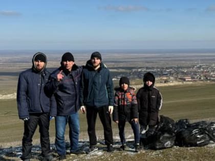 В Учкенте провели большой субботник, посвященный Дню защитника Отечества