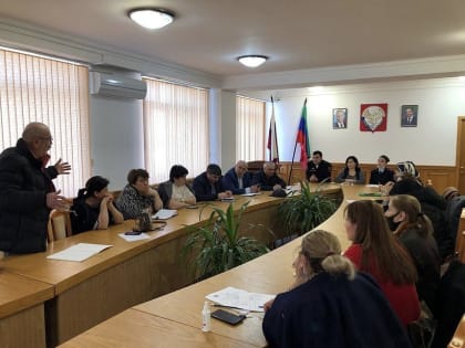 В Новолакском районе обсудили вопросы антитеррористической защищенности объектов образования