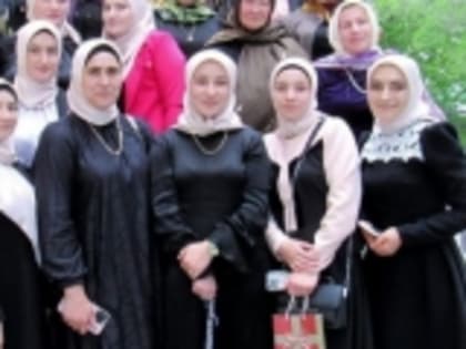 Представители молодёжной палаты при женсовете Гумбета оказали финансовую помощь бойцам СВО