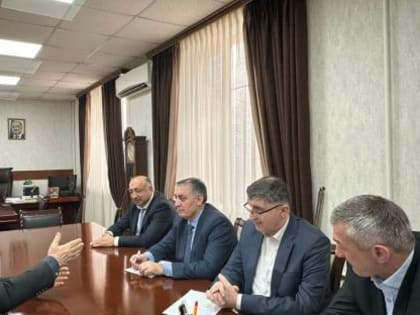 Абдурахман Махмудов провёл встречу с жителями Кумторкалинского района