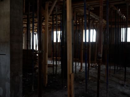 Мэр Дербента проинспектировал строительство дома по ул. Махачкалинская для переселенцев из аварийного жилья