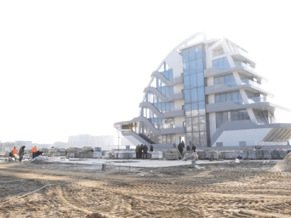 В Махачкале благоустраивают территорию на берегу озера «Ак-Гель» за счет частных инвестиций