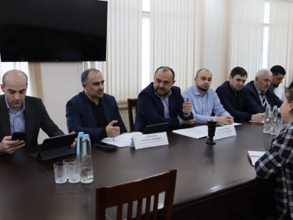 МИНИСТР ЦИФРЫ РЕГИОНА  ПРОВЕЛ ПРИЕМ ГРАЖДАН В БУЙНАКСКЕ