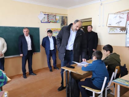 Табасаранский район с рабочим визитом посетил министр образования и науки Дагестана Яхья Бучаев