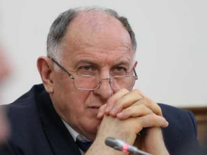 В Дагестане выделили дополнительно 1,7 млрд рублей на оплату труда учителей