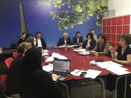Представители УО Новолакского района приняли участие в совещании по разработке плана мероприятий по повышению качества образования