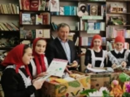 Сотрудницы детско-юношеской библиотеки Гумбета отправили защитникам Отечества посылки